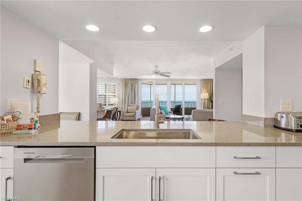 6620 Estero BLVD 1105-13