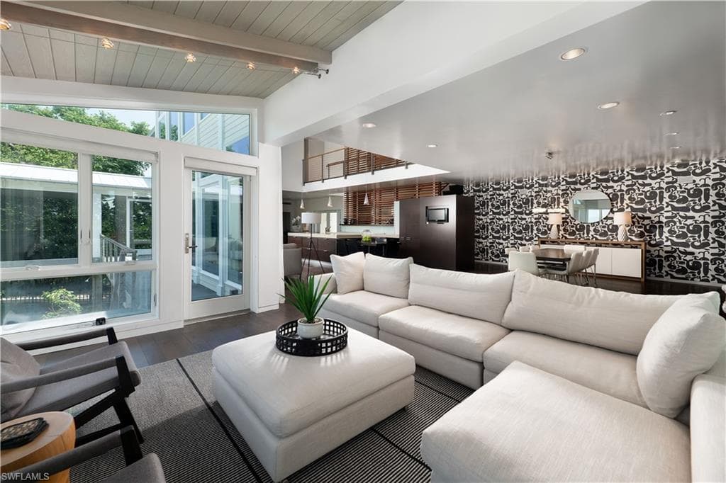 16512 Captiva DR-17