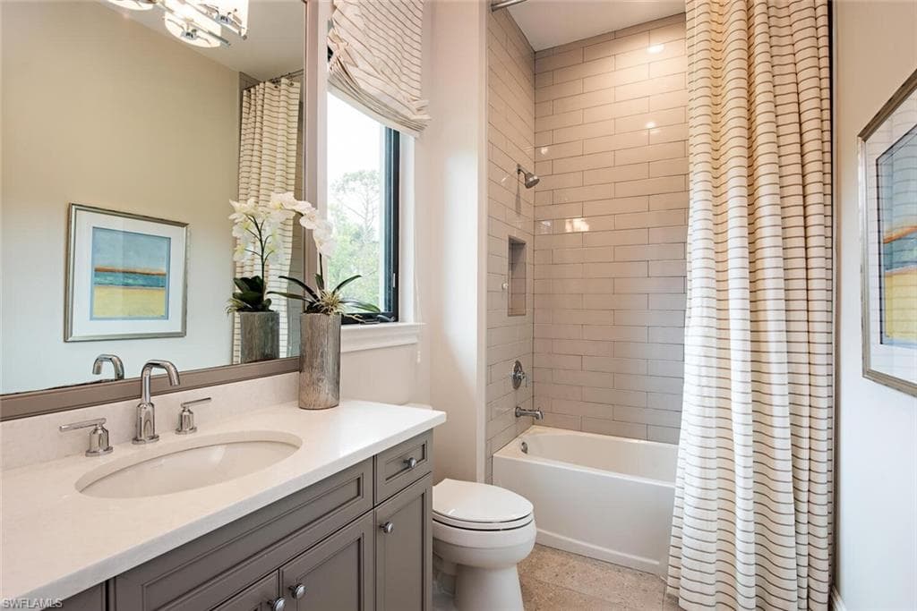 179 Mahogany DR-23