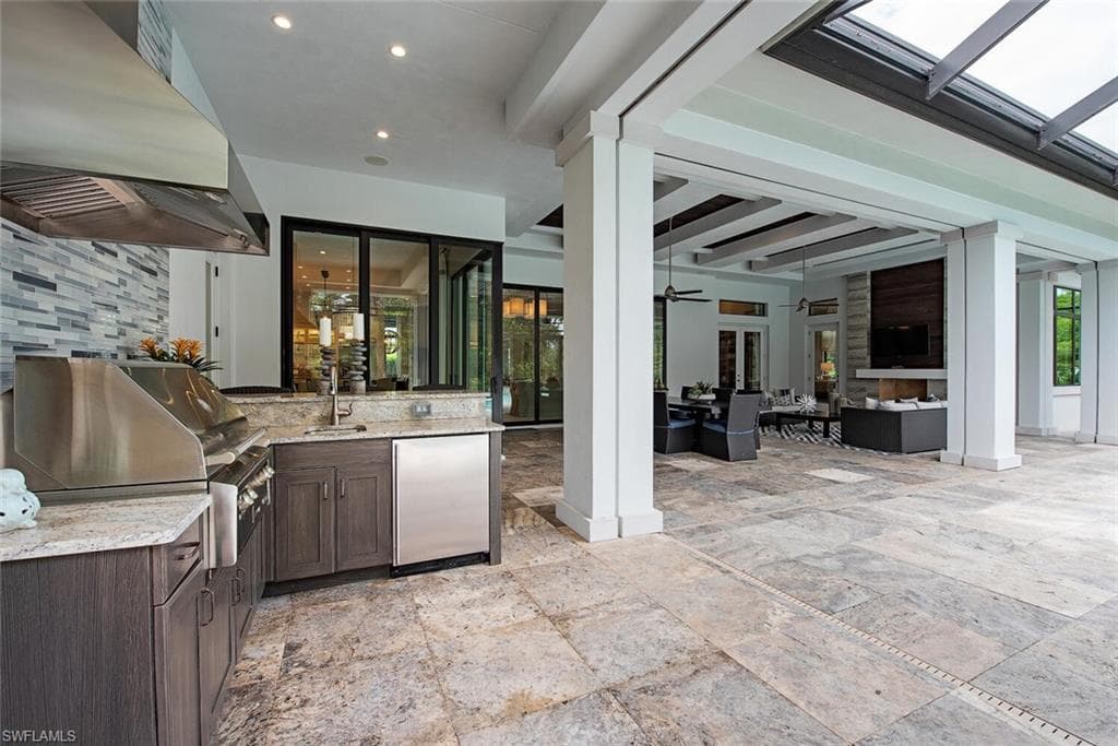 179 Mahogany DR-7