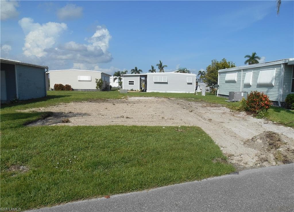 266 Shoreland DR-1