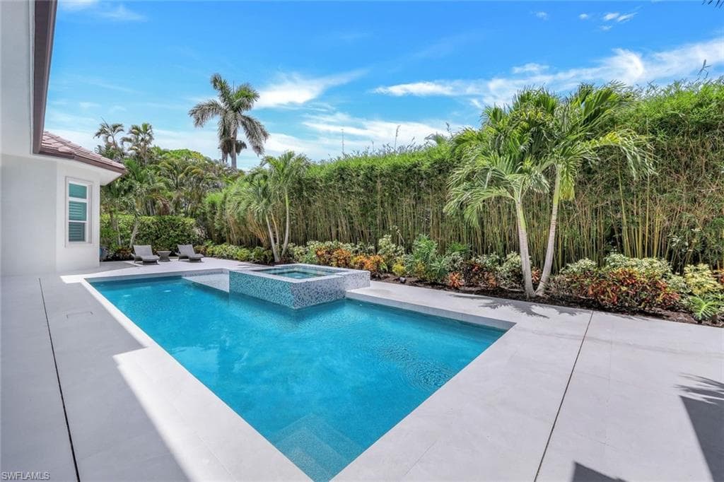 569 Neapolitan WAY-37