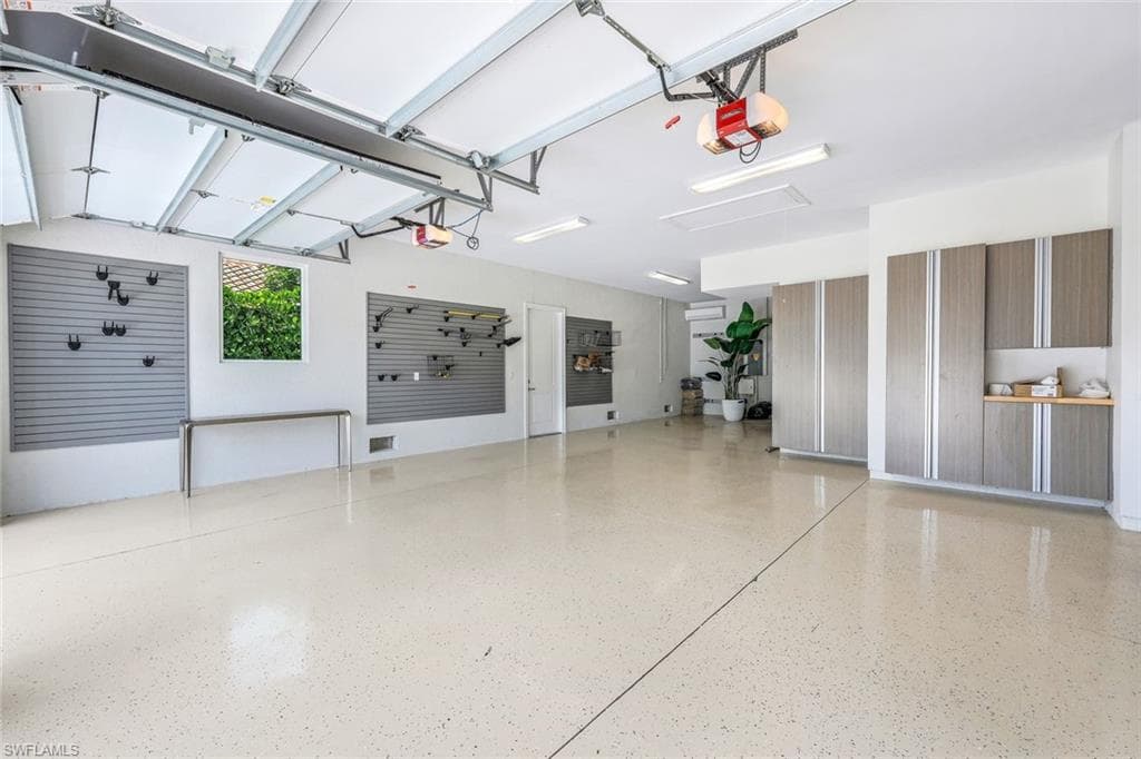 569 Neapolitan WAY-31