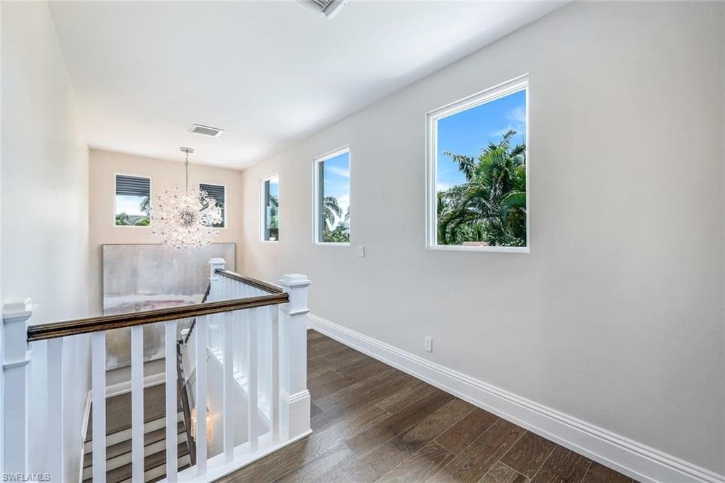 569 Neapolitan WAY-25