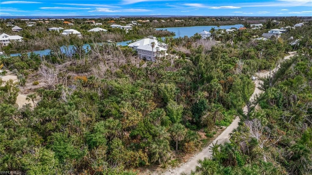 6008 White Heron LN-6