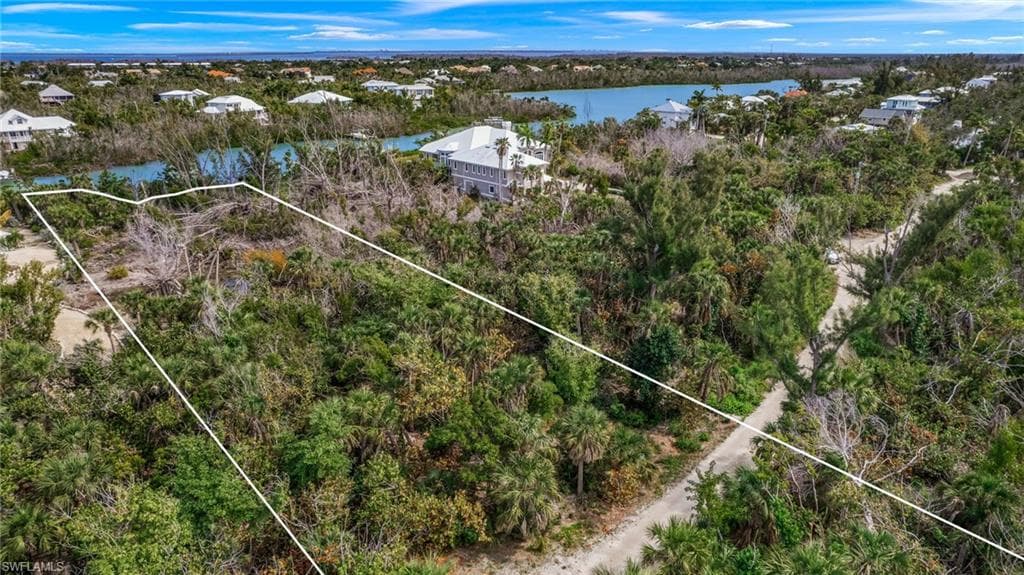 6008 White Heron LN-7
