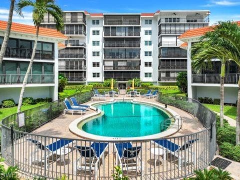 3333 Gulf Shore BLVD N 103-25