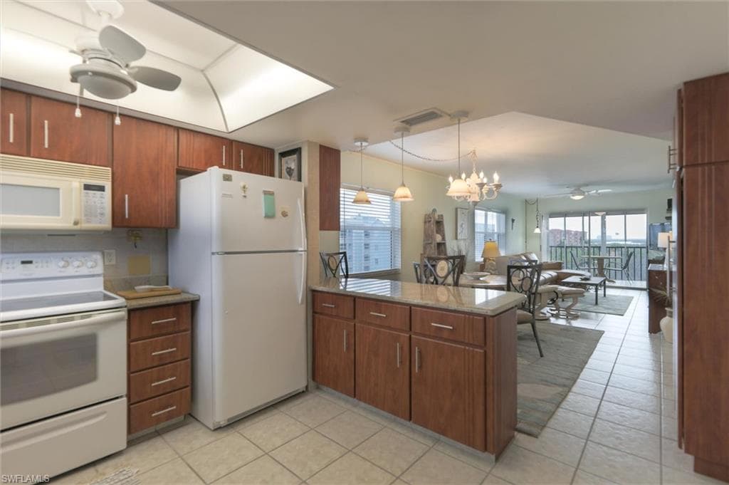 6899 Estero BLVD 251-3