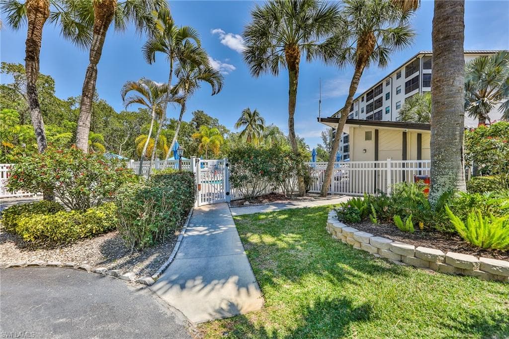 6899 Estero BLVD 251-19