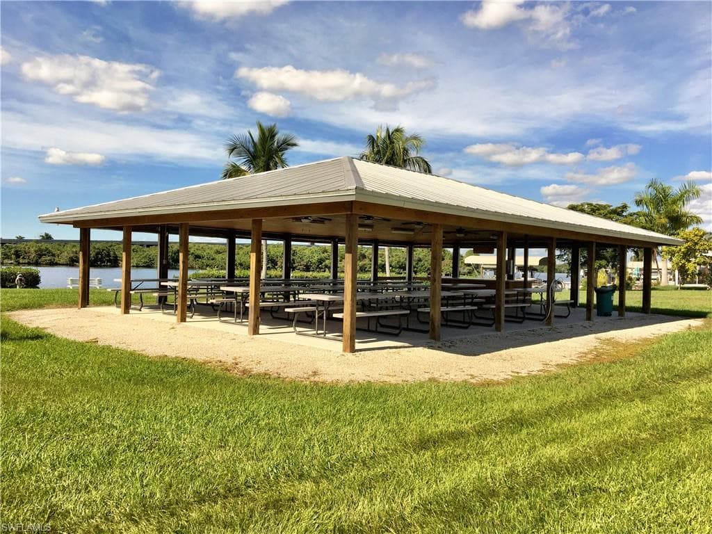 241 Tangerine DR-4
