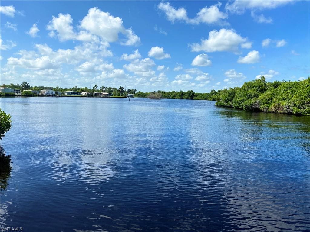 241 Tangerine DR-8