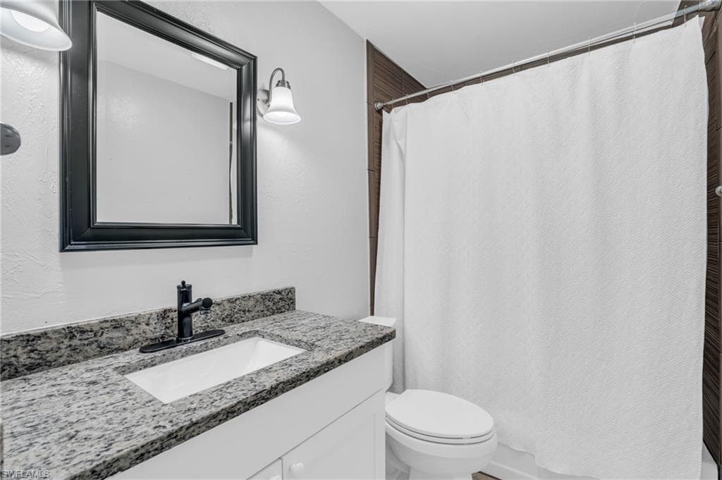 883 Coconut CIR E-27