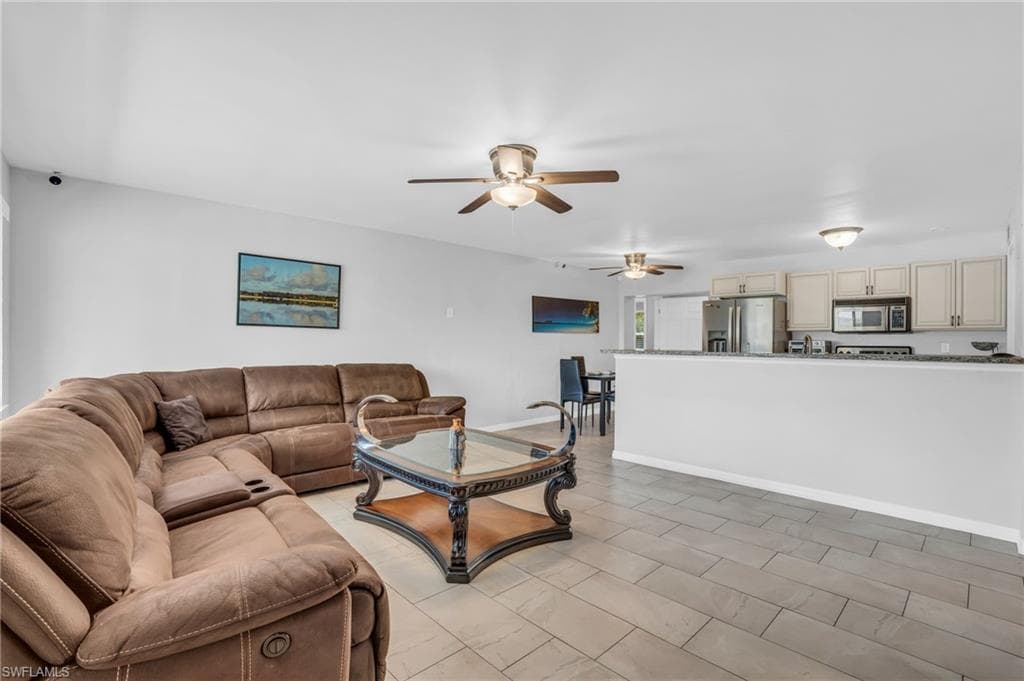 883 Coconut CIR E-6