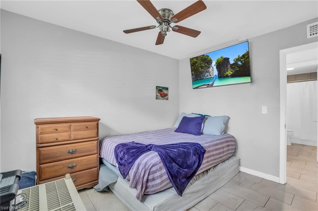 883 Coconut CIR E-26