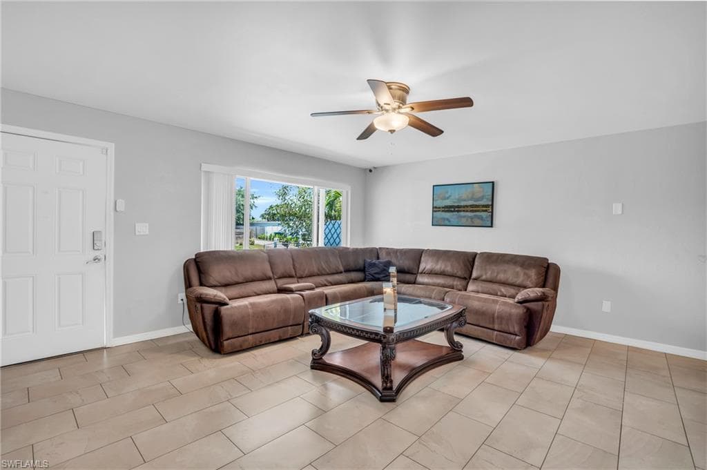 883 Coconut CIR E-5