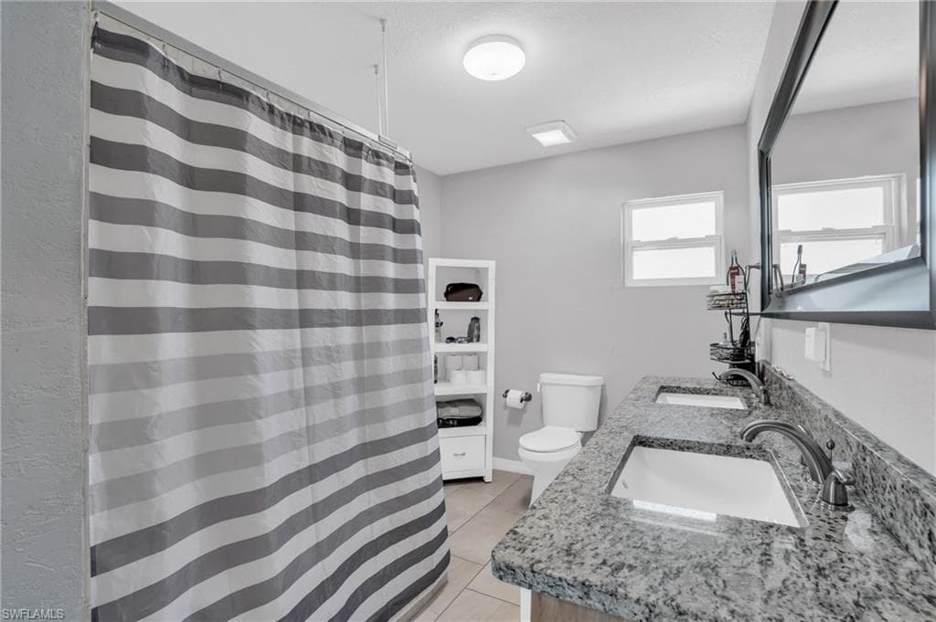 883 Coconut CIR E-18