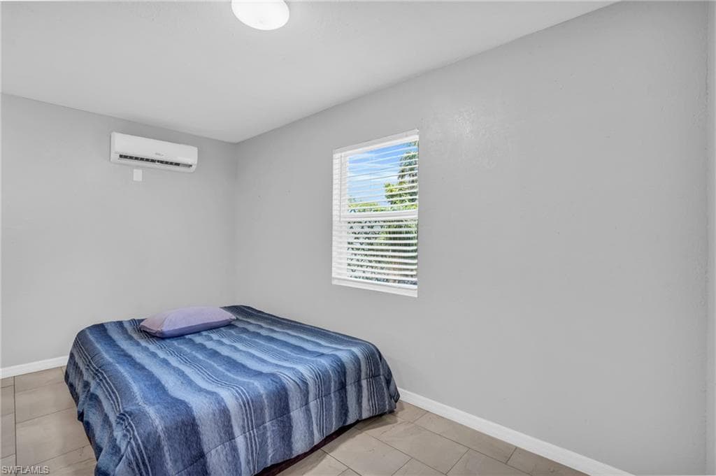 883 Coconut CIR E-19
