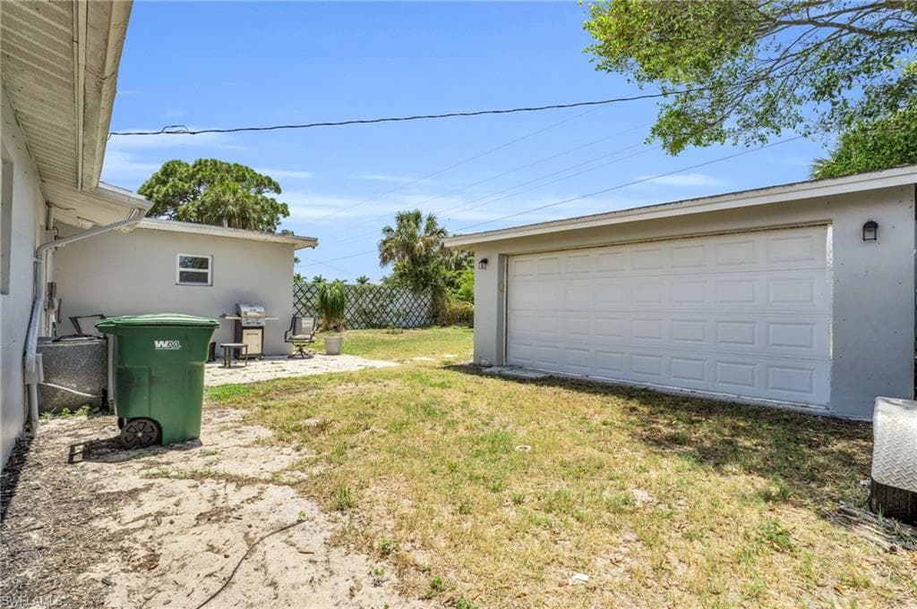 883 Coconut CIR E-31