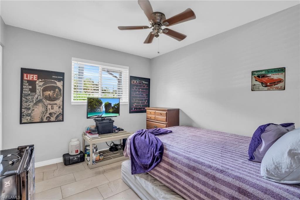 883 Coconut CIR E-25