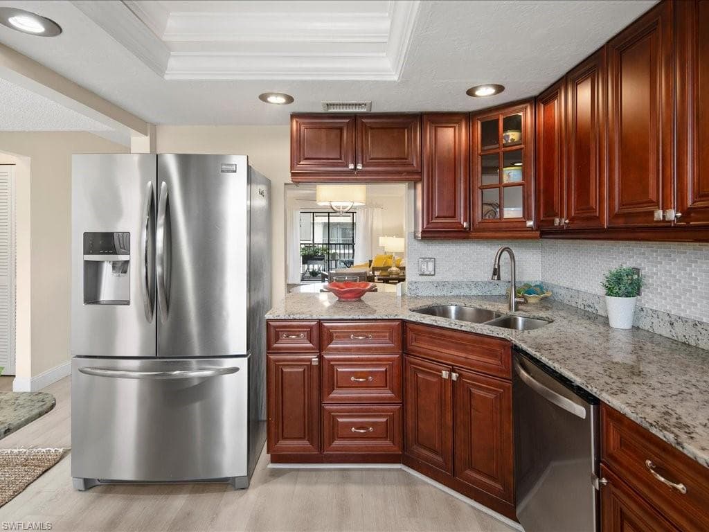 9395 Pennsylvania AVE 20-7