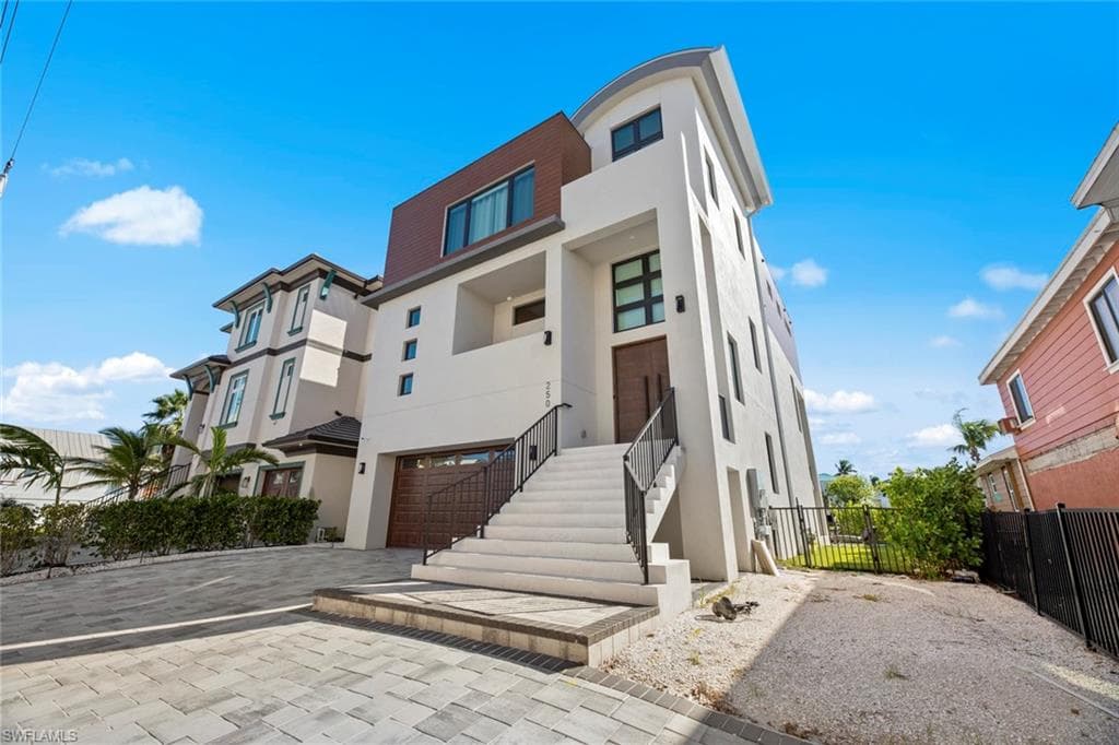 250 Crescent ST-46