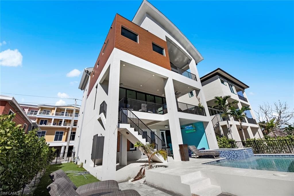 250 Crescent ST-43