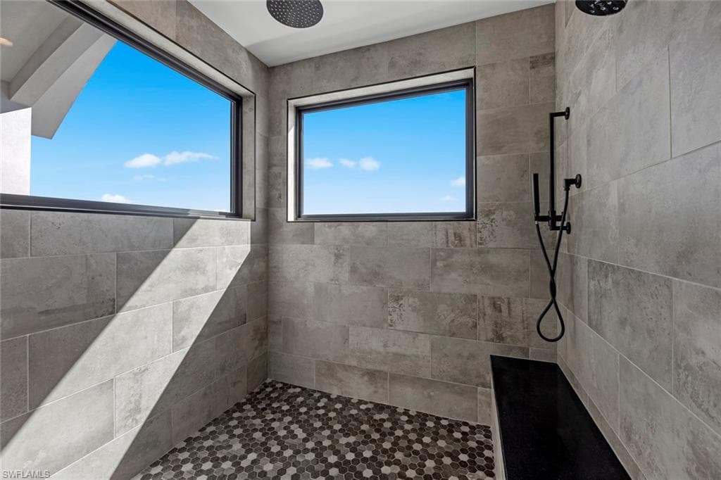 250 Crescent ST-24