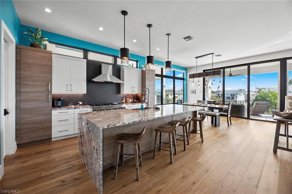 250 Crescent ST-10