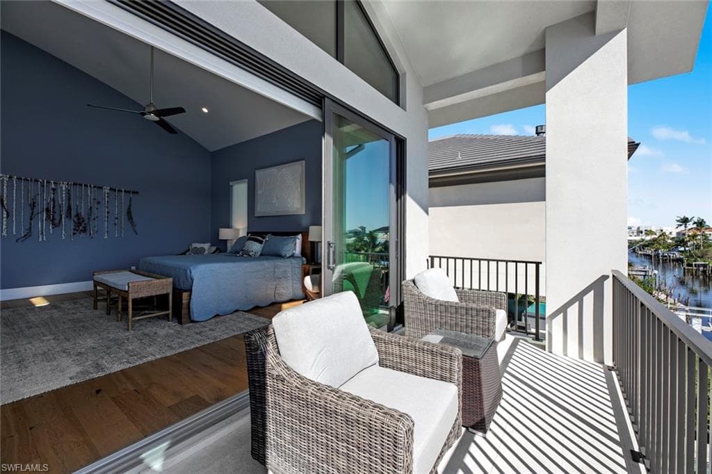 250 Crescent ST-25