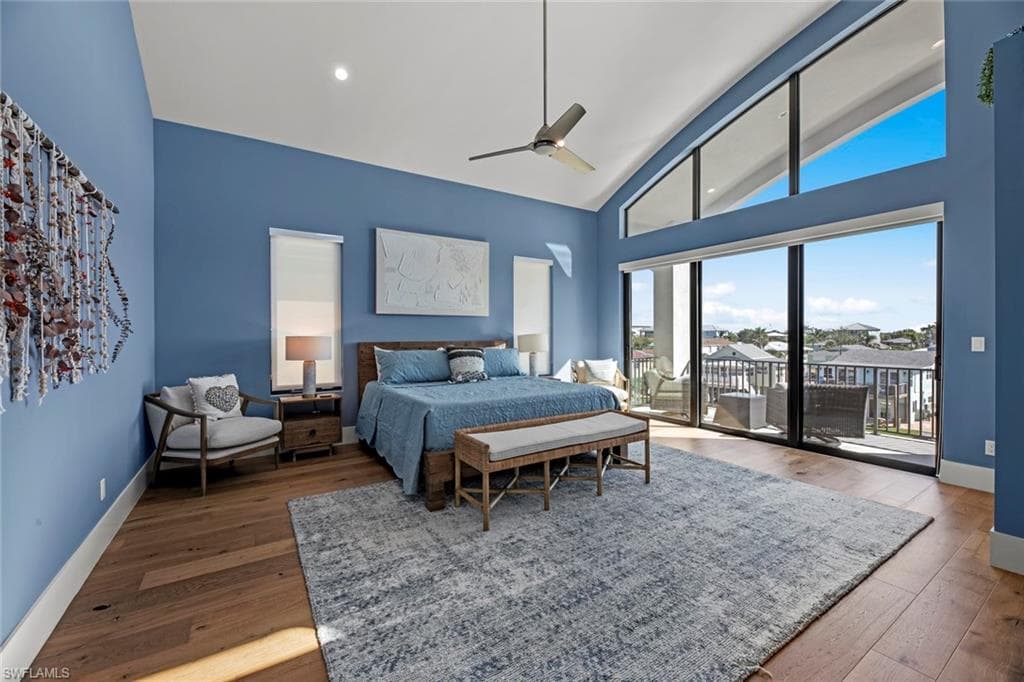 250 Crescent ST-21