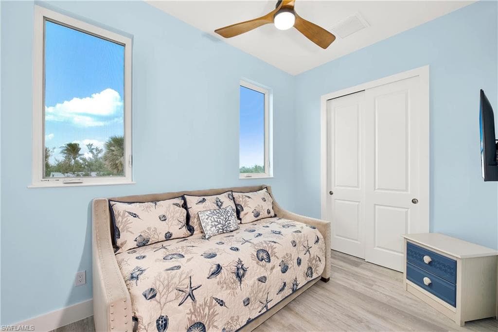 151 Chapel ST-13