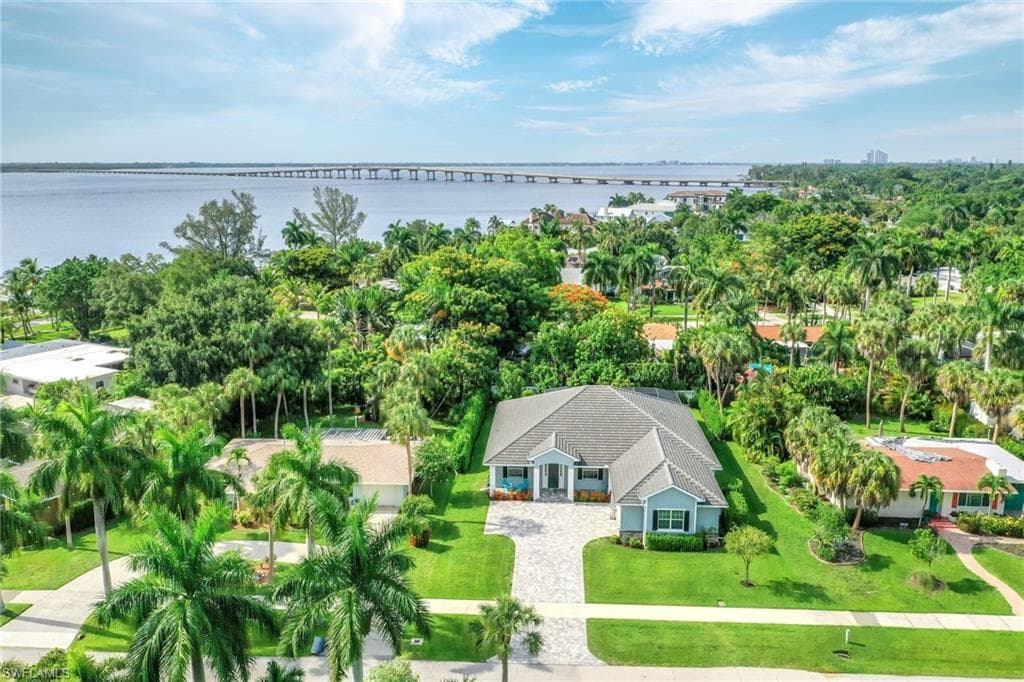 1221 La Faunce WAY-31
