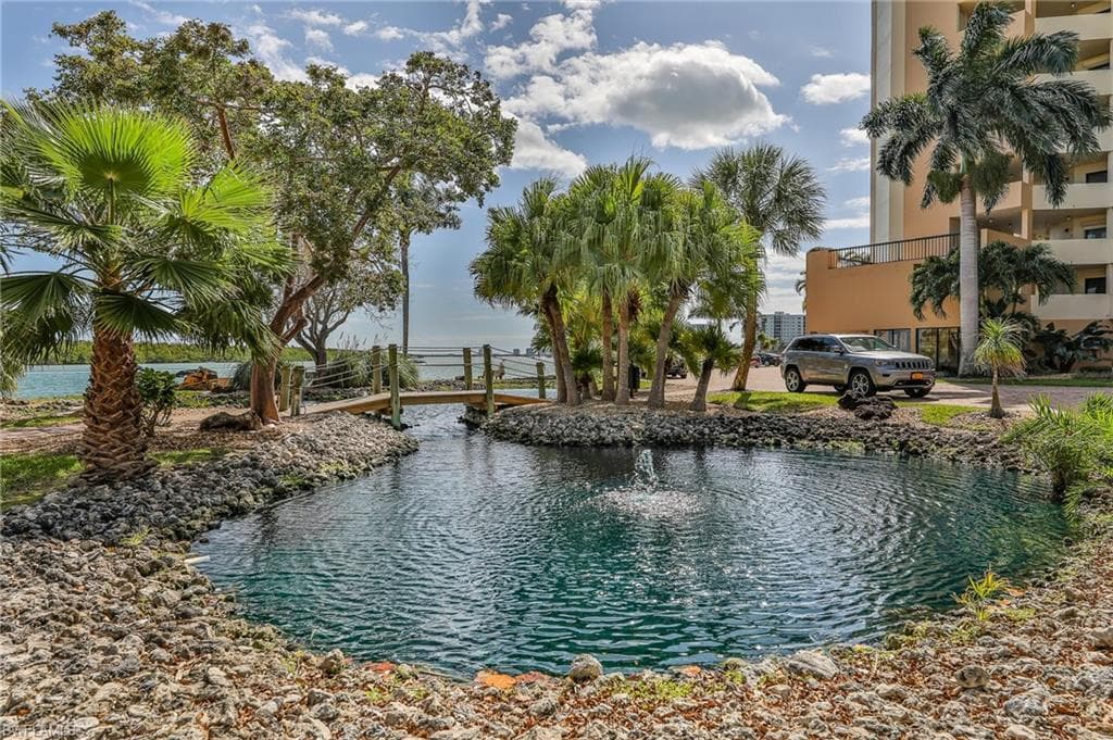 4263 Bay Beach LN 111-18