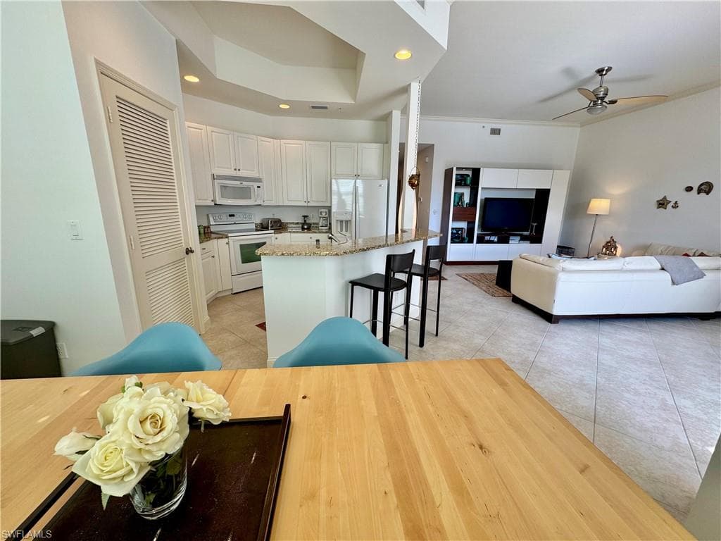 3921 Kens WAY 2302-6