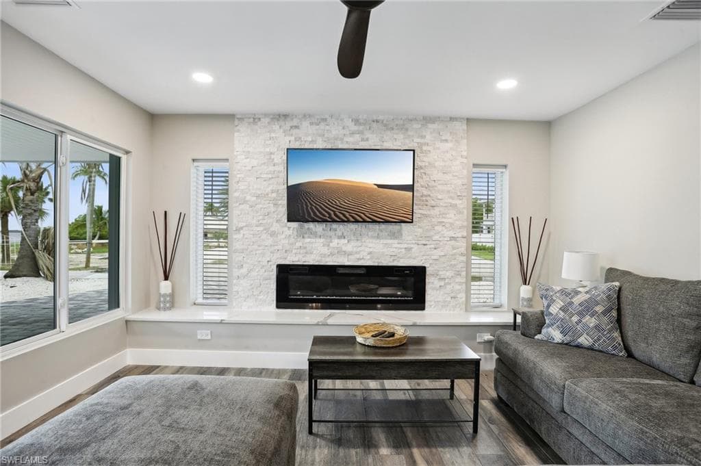 267 Flamingo ST-6