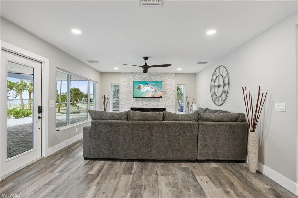 267 Flamingo ST-7