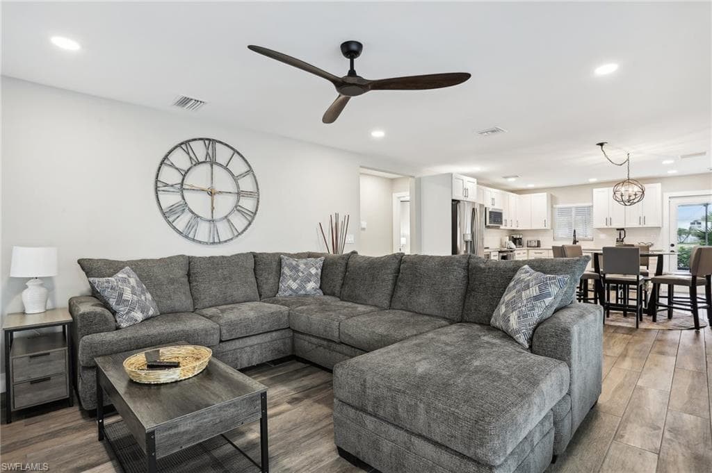 267 Flamingo ST-4