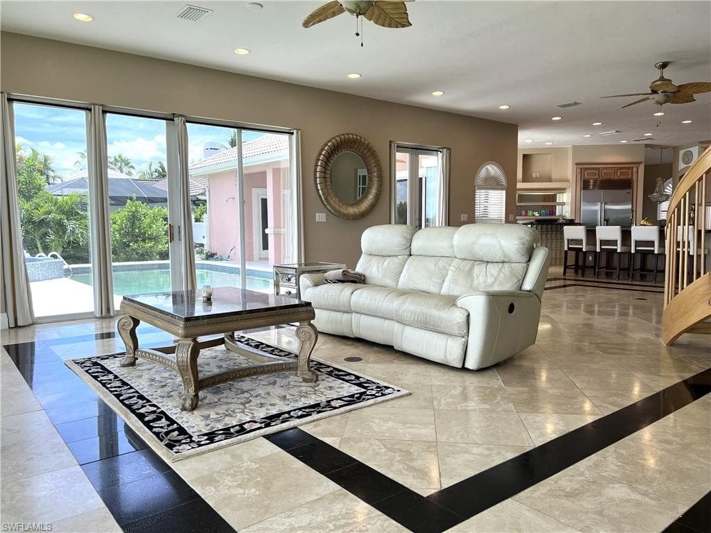 5460 Harborage DR-32