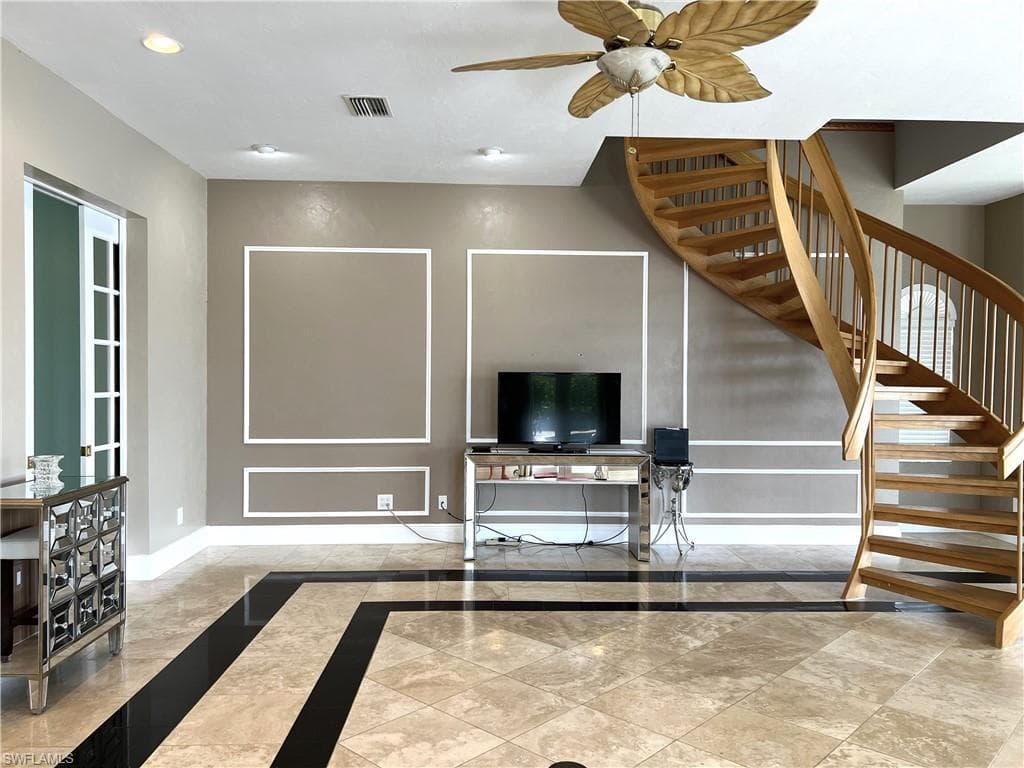 5460 Harborage DR-28