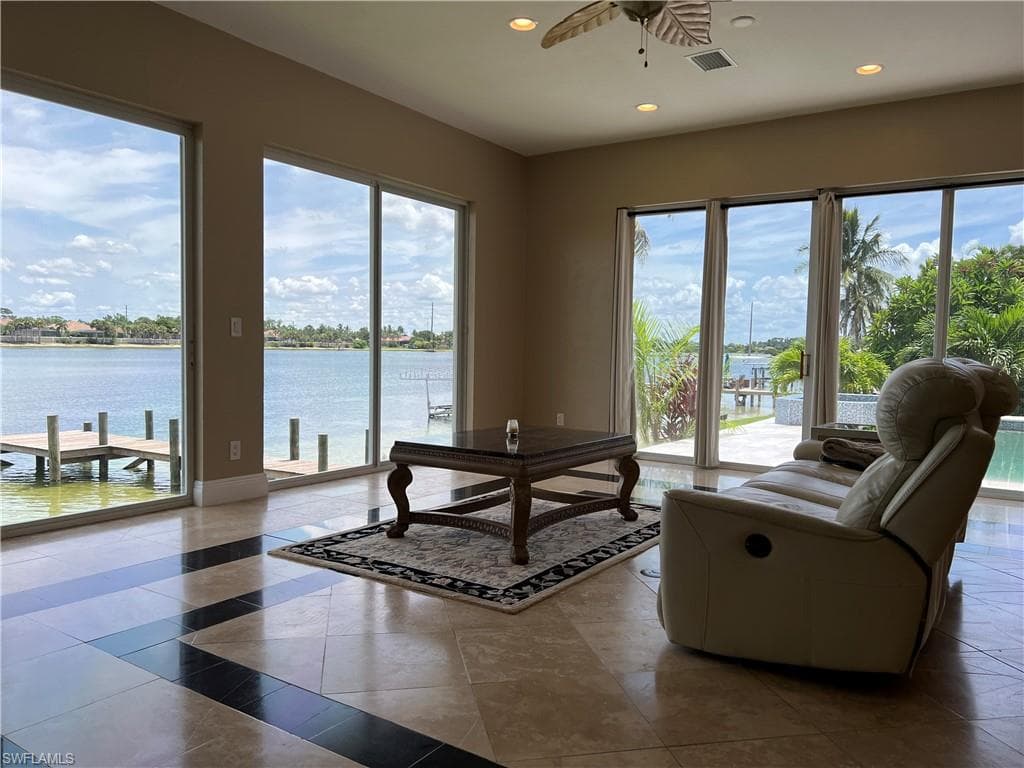 5460 Harborage DR-31