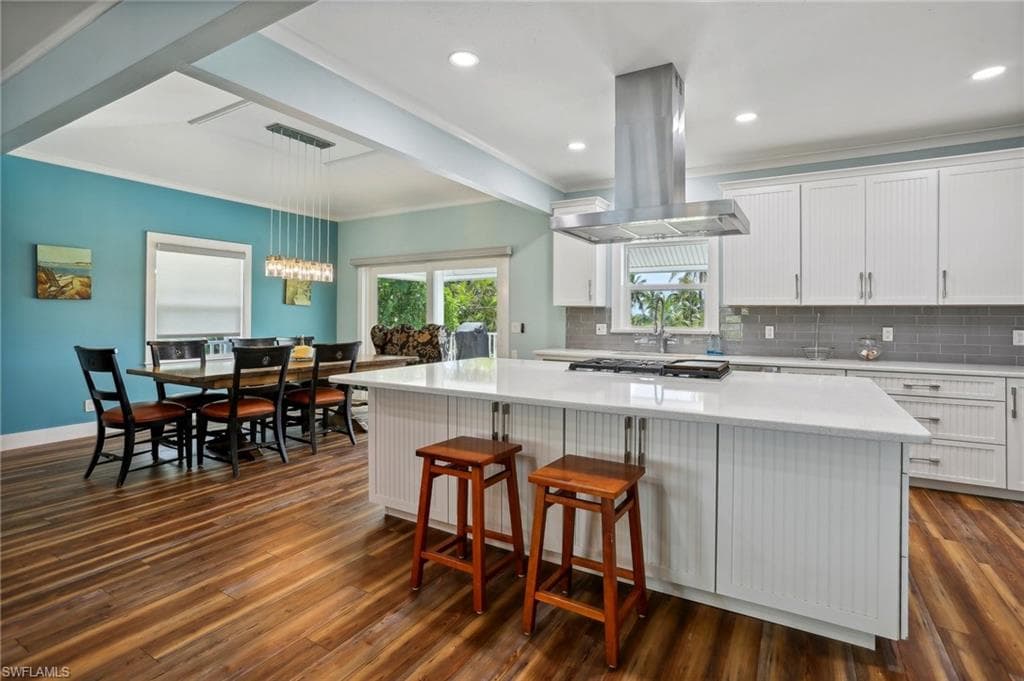 8335 Main ST-20