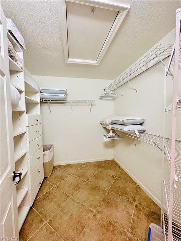16152 Parque LN-23