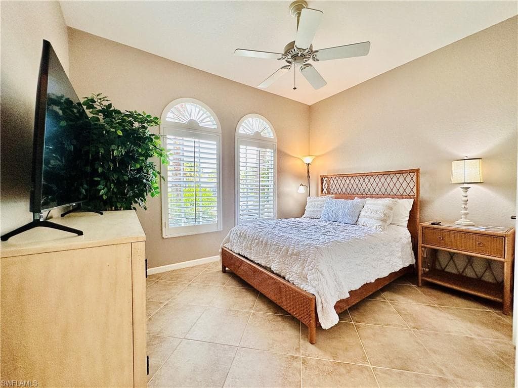 16152 Parque LN-27
