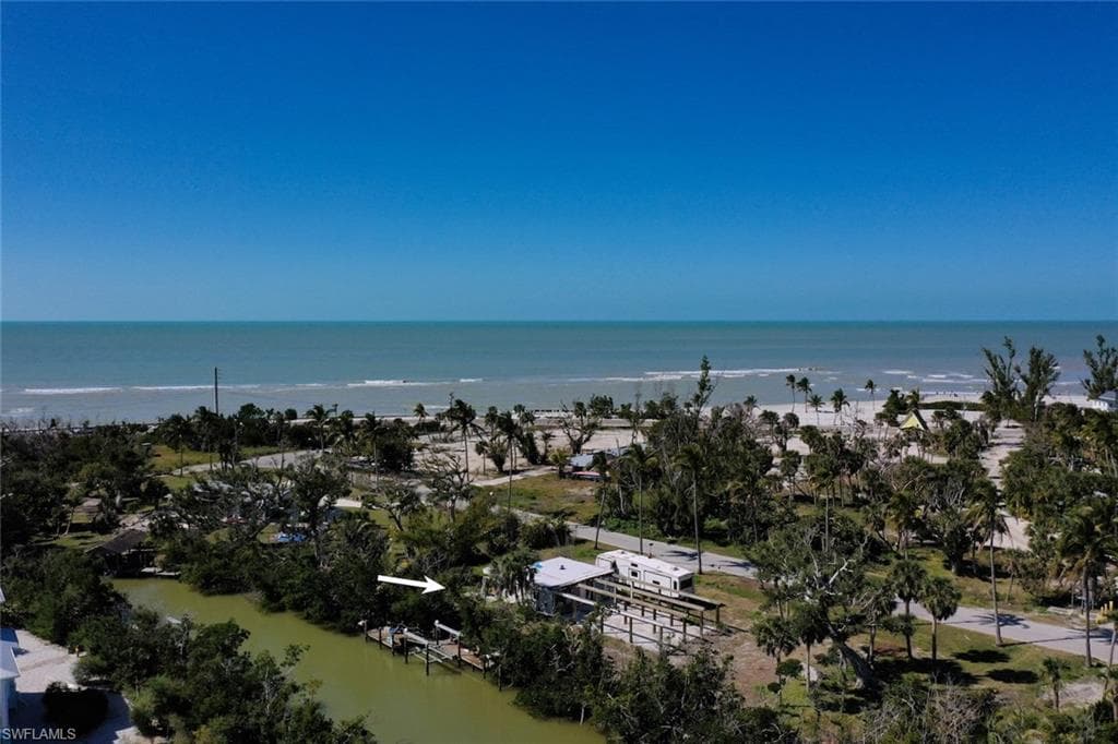 2490 Coconut DR-3