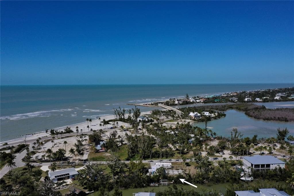 2490 Coconut DR-5