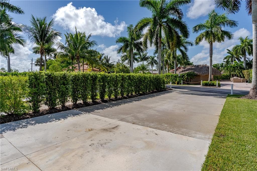 13611 Snook CIR-33