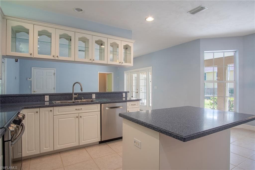 3751 McKinley AVE-15
