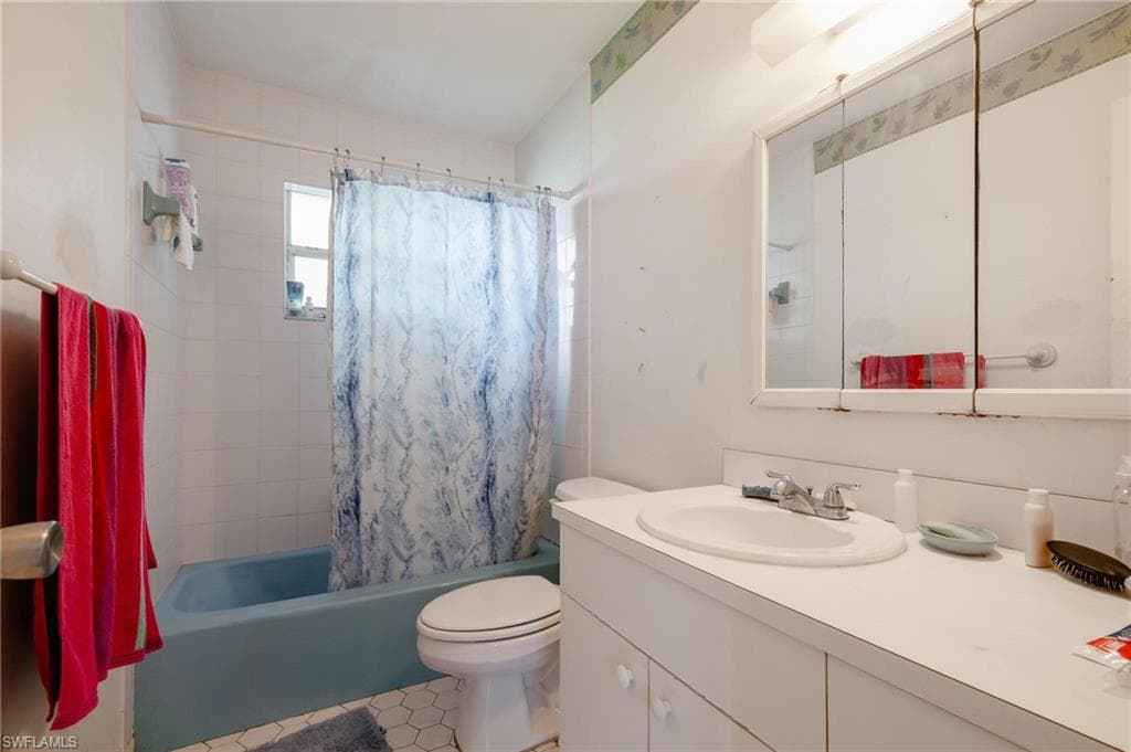 1208 Barnsdale ST-22