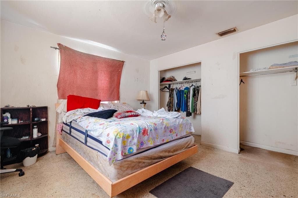 1208 Barnsdale ST-18
