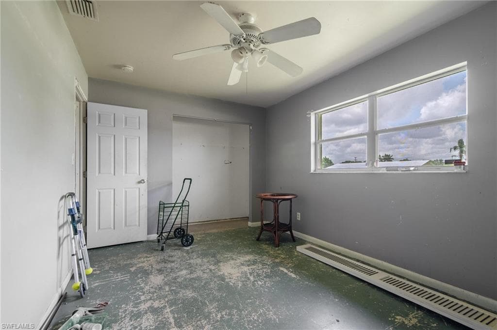 1208 Barnsdale ST-19